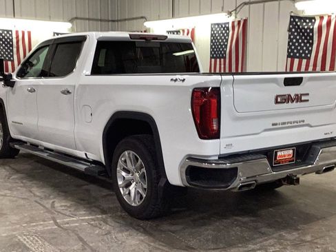 Used 2022 GMC Sierra 1500 SLT w/ SLT Premium Plus Package image 4