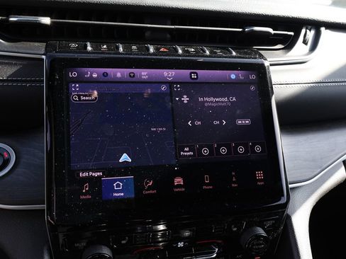 Used 2025 Jeep Grand Cherokee Limited w/ Black Appearance Package RWD image 28
