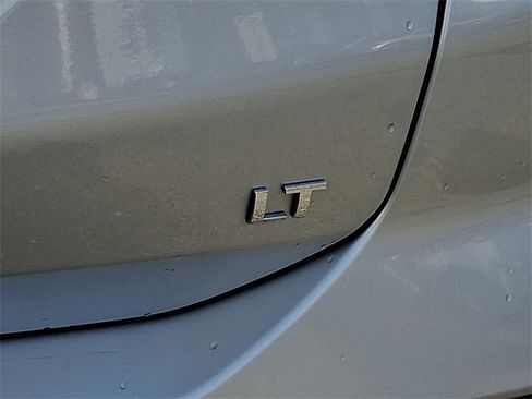 Used 2020 Chevrolet Equinox LT image 30