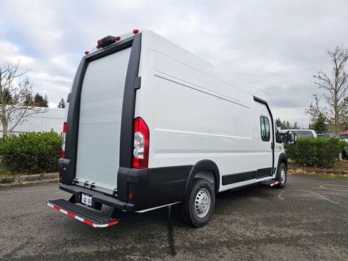 New 2024 RAM ProMaster 3500 w/ Delivery Van Package image 4