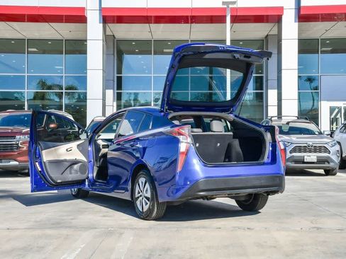 Used 2017 Toyota Prius Four image 26