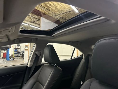 Used 2014 Lexus IS 350 w/ Navigation Package image 24