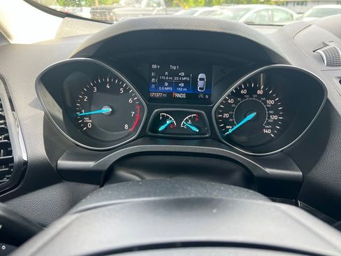 Used 2017 Ford Escape Titanium w/ Equipment Group 301A AWD/4WD image 11