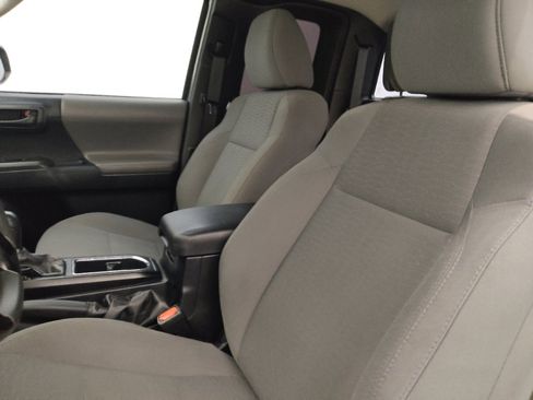 Used 2018 Toyota Tacoma SR RWD image 17