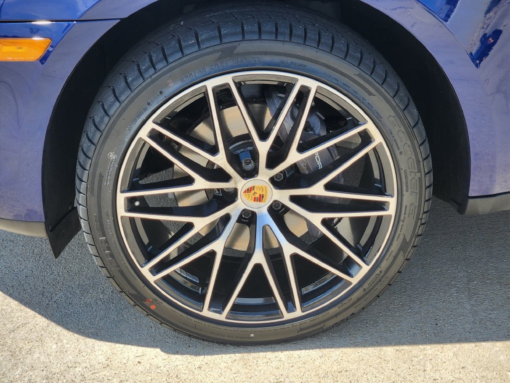Used 2022 Porsche Macan AWD/4WD image 19