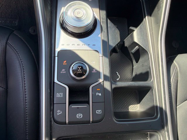 Used 2025 Kia Sorento EX AWD/4WD image 13