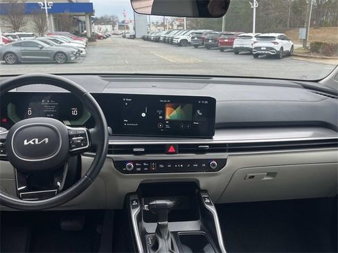 Used 2024 Kia Sorento EX w/ Panoramic Sunroof Package image 15