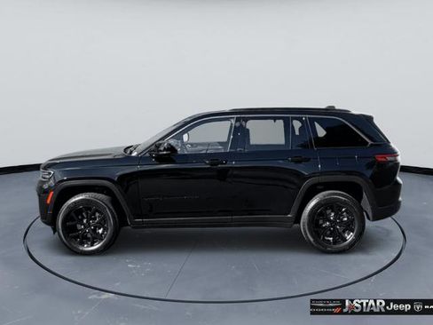 New 2026 Jeep Grand Cherokee Altitude RWD image 8