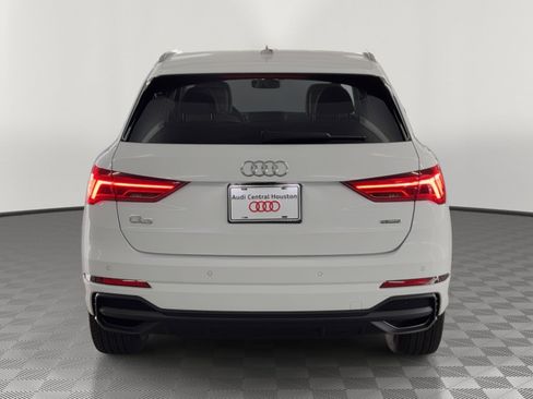 Certified 2025 Audi Q3 2.0T Premium w/ Convenience Package image 10