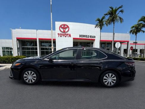 Used 2022 Toyota Camry LE FWD image 4