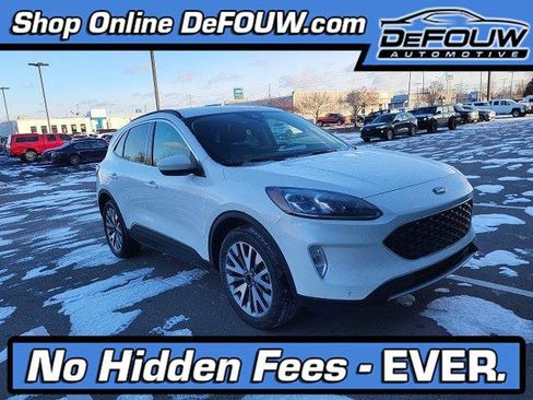 Used 2022 Ford Escape Titanium w/ Class II Trailer Tow Package image 1