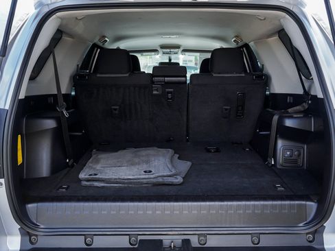 Used 2016 Toyota 4Runner SR5 AWD/4WD image 14