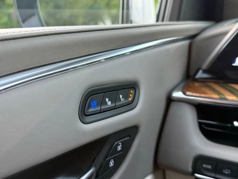 Used 2021 Cadillac Escalade Sport Platinum image 41