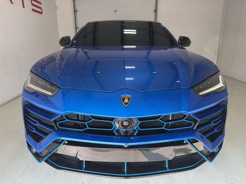 Used 2020 Lamborghini Urus image 3