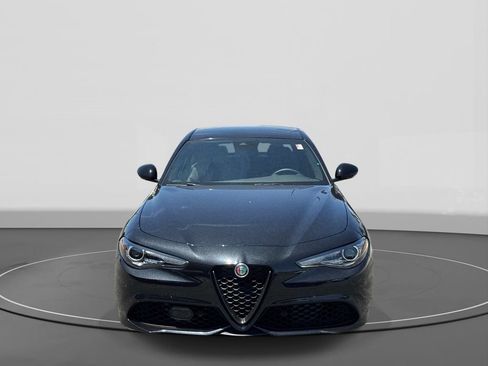 Used 2023 Alfa Romeo Giulia Veloce RWD image 2