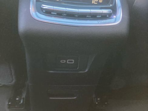 Used 2025 Cadillac XT6 Premium Luxury w/ Platinum Package image 18