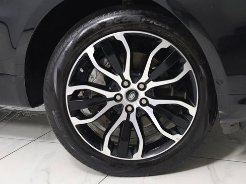 Used 2021 Land Rover Range Rover Sport HSE Silver Edition image 17