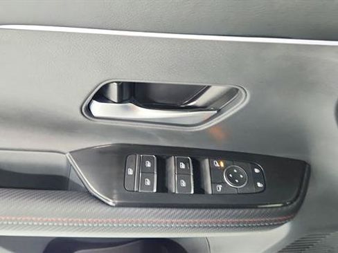 Certified 2026 Nissan Kicks SR FWD image 17
