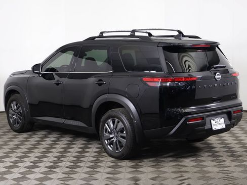 Used 2024 Nissan Pathfinder SV w/ Black Appearance Package AWD/4WD image 9