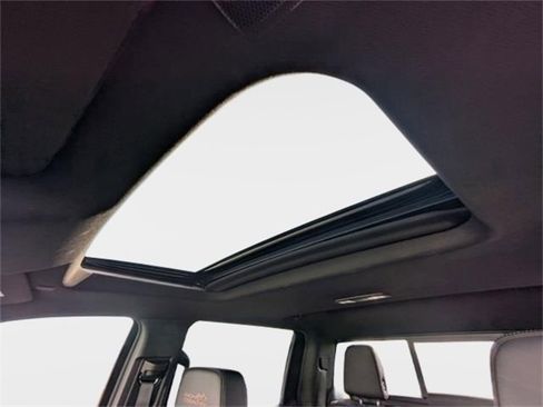 Used 2023 Chevrolet Silverado 1500 High Country w/ Technology Package image 24