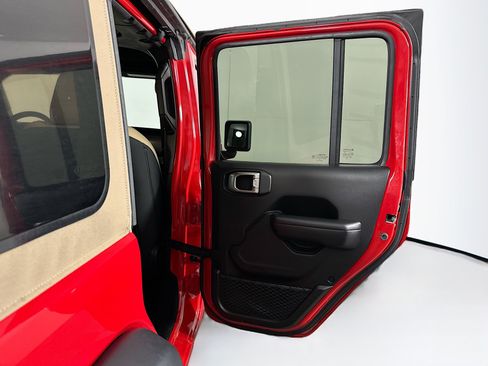 Used 2019 Jeep Wrangler Unlimited Sport S AWD/4WD image 28