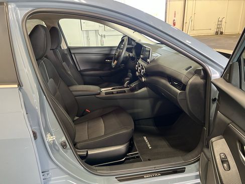 Used 2025 Nissan Sentra SV w/ Trunk Package FWD image 32