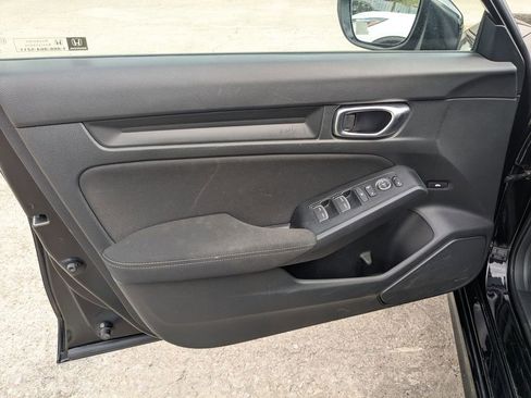 Used 2025 Honda Civic Sport image 11