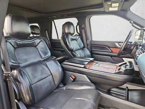 Used 2020 Lincoln Navigator Reserve w/ Luxury Package image 23