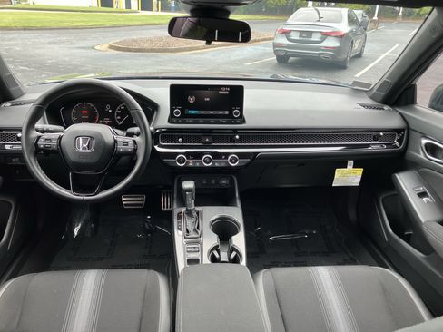 Used 2025 Honda Civic Sport image 32