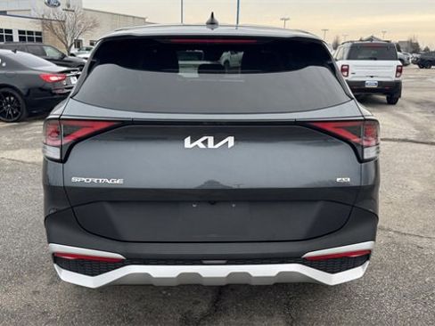 Used 2023 Kia Sportage LX image 7
