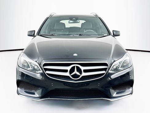 Used 2014 Mercedes-Benz E 350 4MATIC Wagon image 2