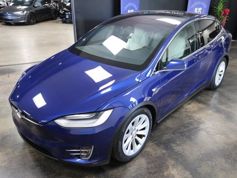 Used 2020 Tesla Model X AWD/4WD image 18