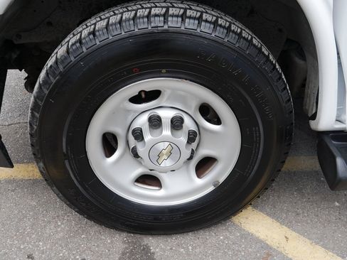 Used 2023 Chevrolet Express 3500 LS image 23