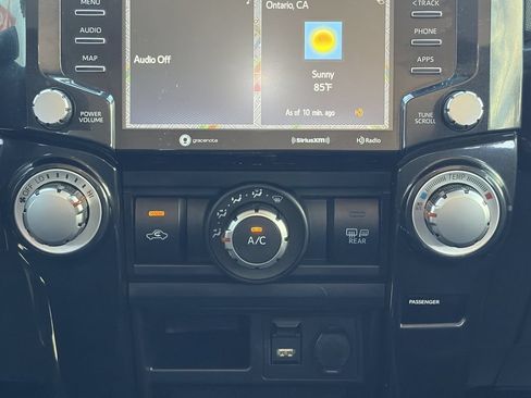Used 2020 Toyota 4Runner TRD Off-Road Premium AWD/4WD image 32