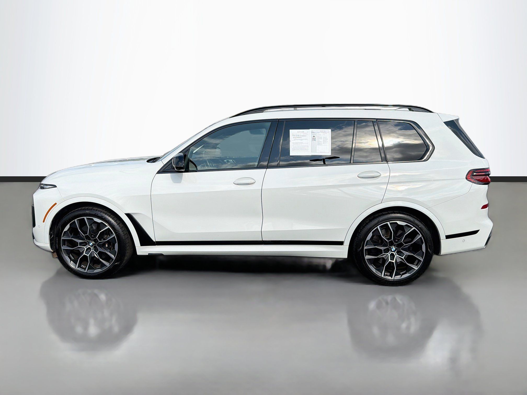 Used 2025 BMW X7 M60i w/ Executive Package AWD/4WD image 8