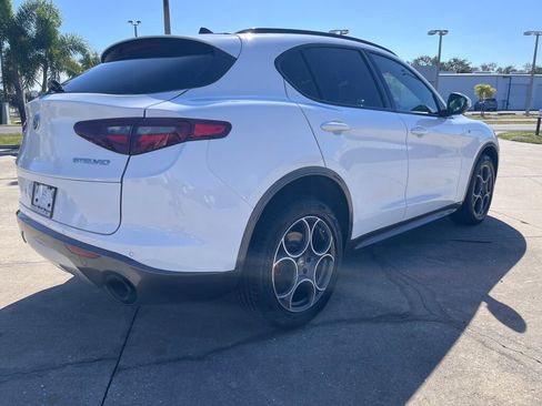 Used 2022 Alfa Romeo Stelvio Ti image 3