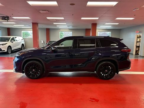 Used 2023 Toyota Highlander XSE AWD/4WD image 6