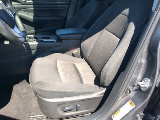 Used 2025 Nissan Altima 2.5 SV FWD image 21