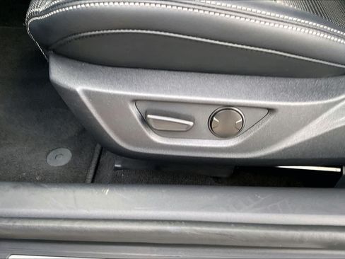 Used 2025 Ford Mustang Premium RWD image 30