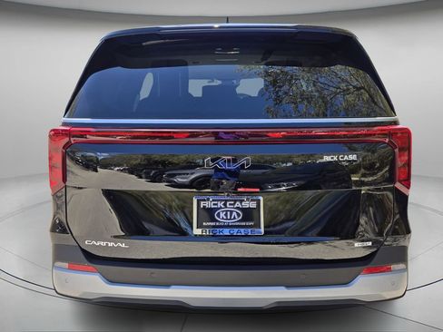 New 2026 Kia Carnival LXS FWD image 4