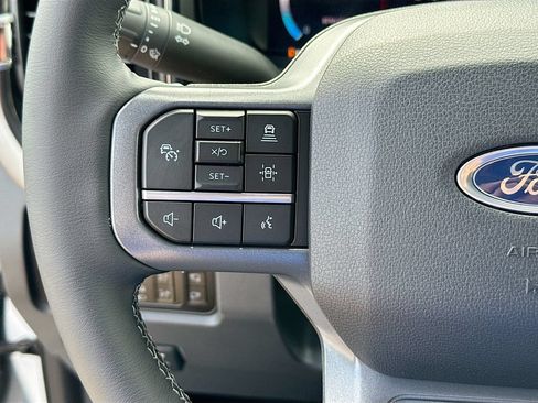 New 2026 Ford F250 Lariat w/ Black Appearance Package AWD/4WD image 12