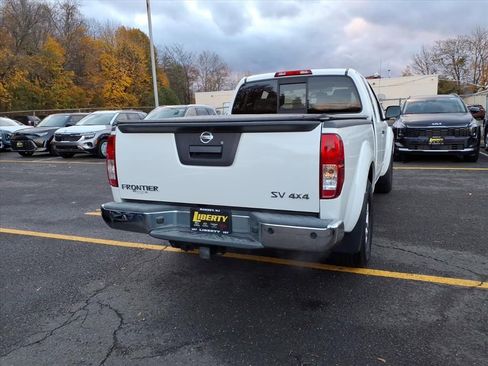 Used 2015 Nissan Frontier SV image 6