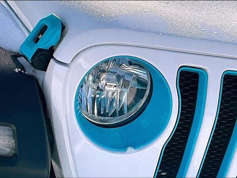 Used 2020 Jeep Wrangler Sport image 29