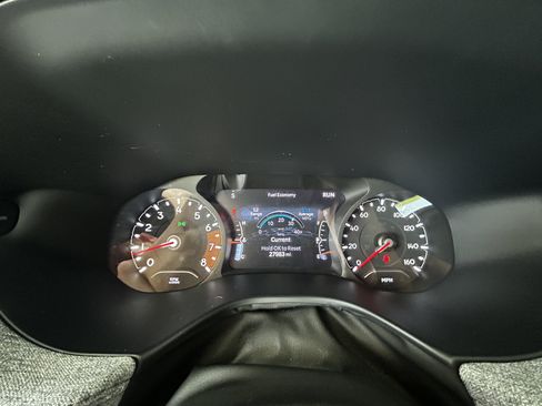 Used 2024 Jeep Compass Latitude w/ Sun and Sound Group AWD/4WD image 11
