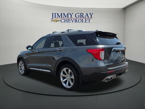 Used 2020 Ford Explorer Platinum w/ Premium Technology Package AWD/4WD image 3