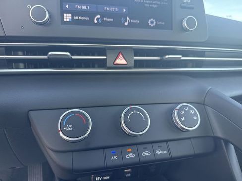 New 2026 Hyundai Elantra SE FWD image 18