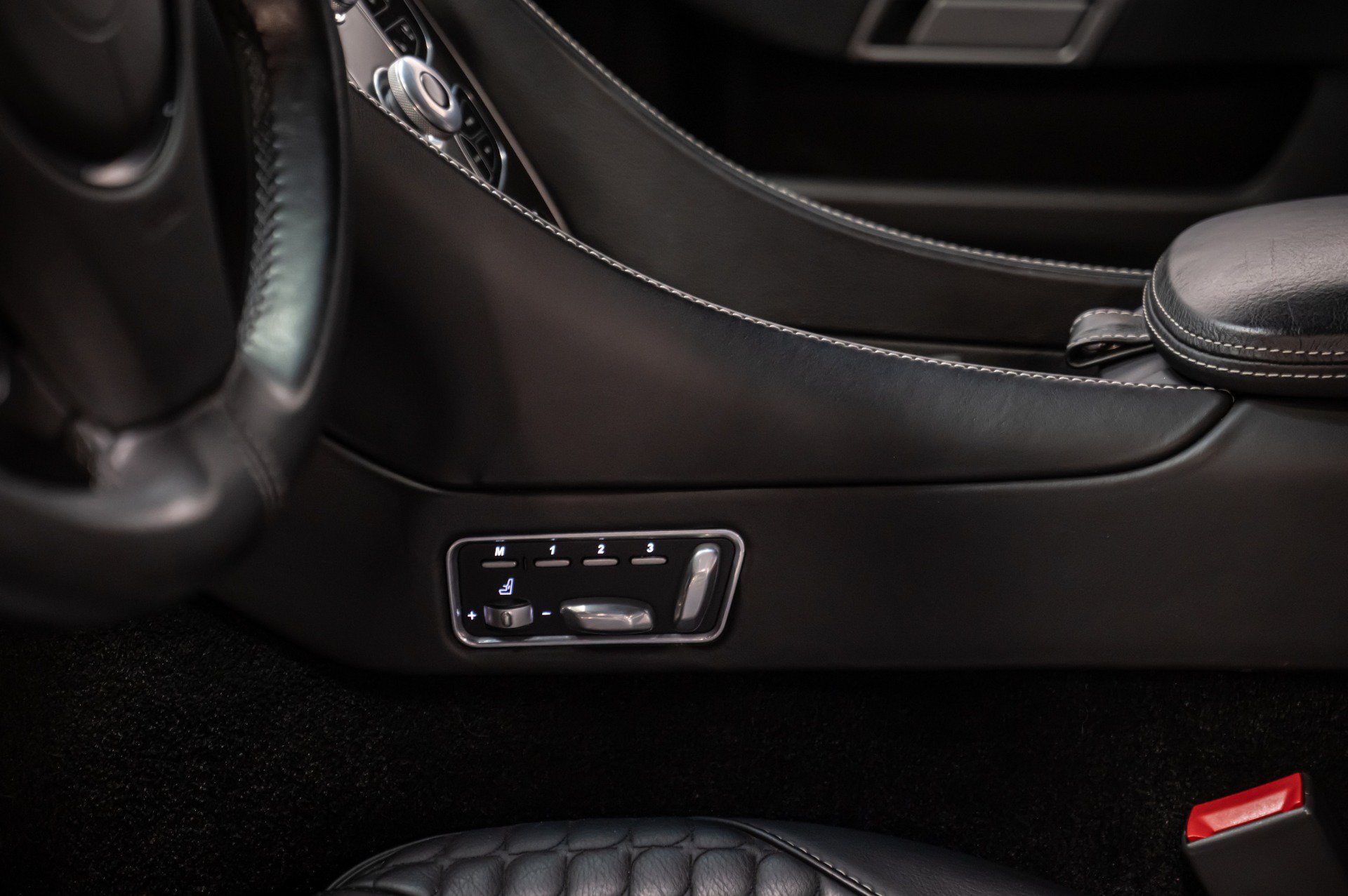 Used 2014 Aston Martin Vanquish Coupe RWD image 35