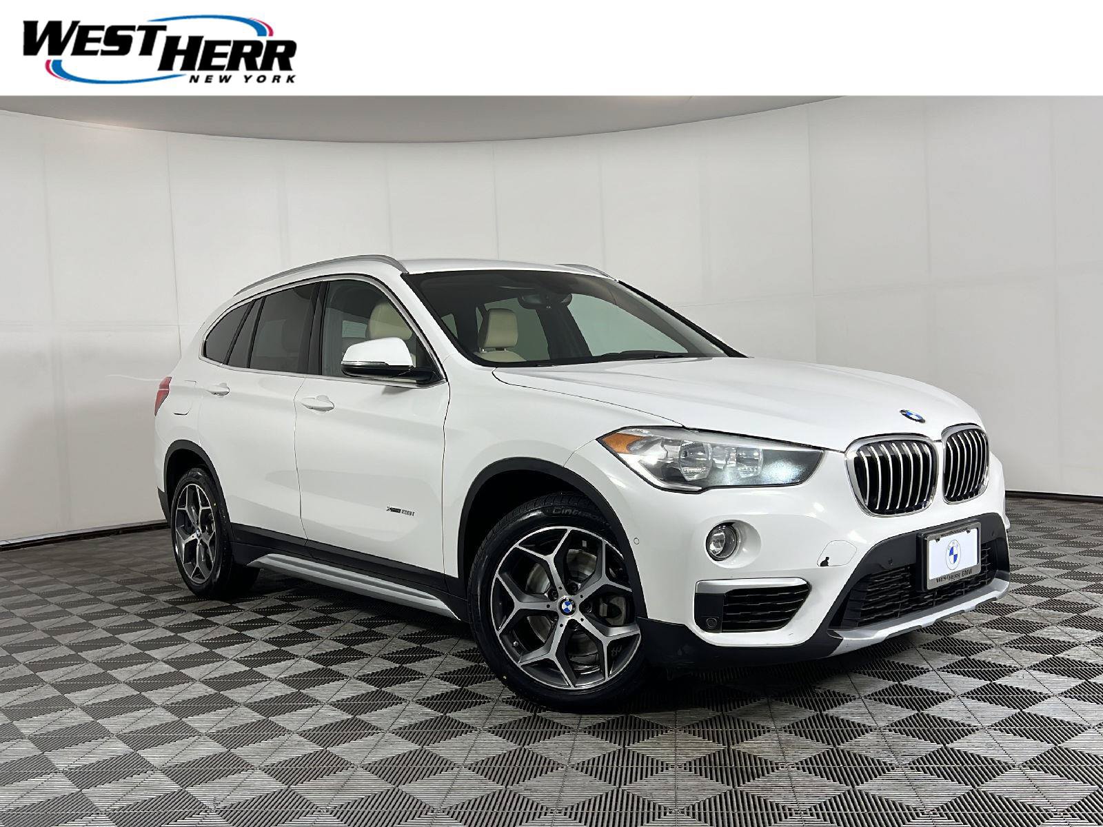 Used 2018 BMW X1 xDrive28i AWD/4WD image 1