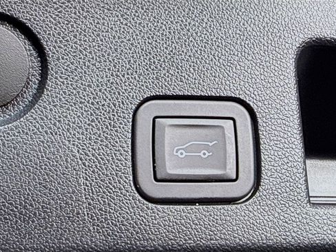 Used 2025 Chevrolet Equinox RS image 28