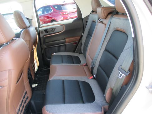 Used 2024 Ford Bronco Sport Outer Banks w/ Tech Package AWD/4WD image 11